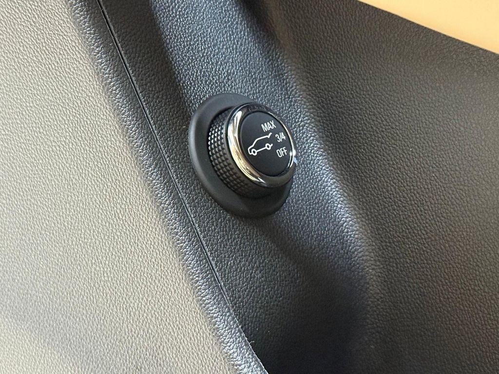 used 2018 Cadillac XT5 car, priced at $27,499