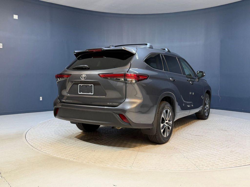 used 2021 Toyota Highlander car, priced at $28,495