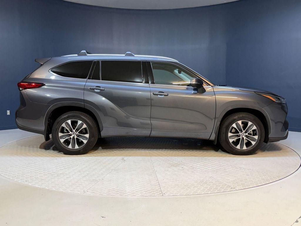 used 2021 Toyota Highlander car, priced at $28,495