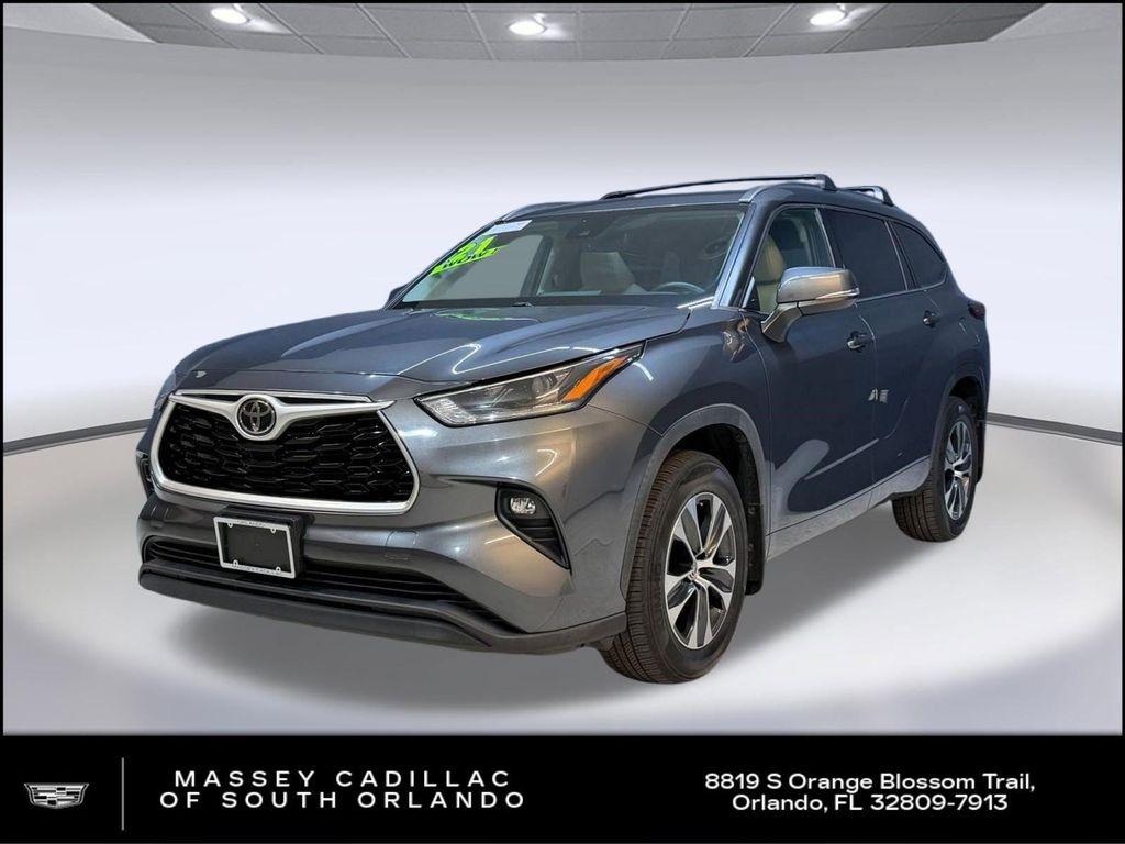 used 2021 Toyota Highlander car, priced at $28,495