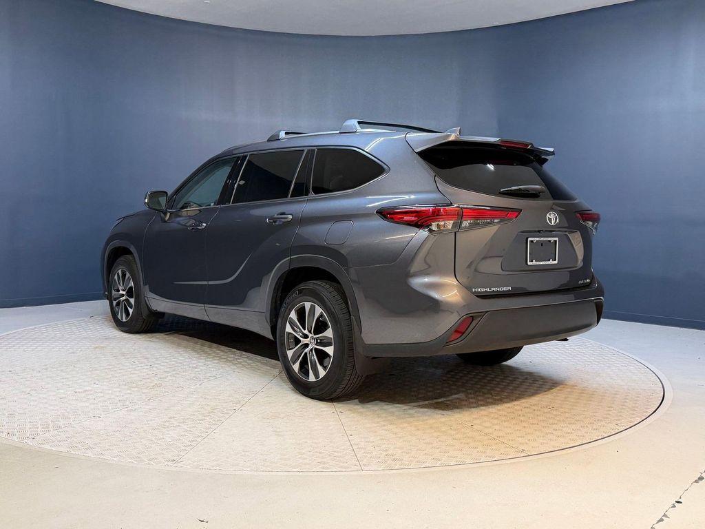 used 2021 Toyota Highlander car, priced at $28,495