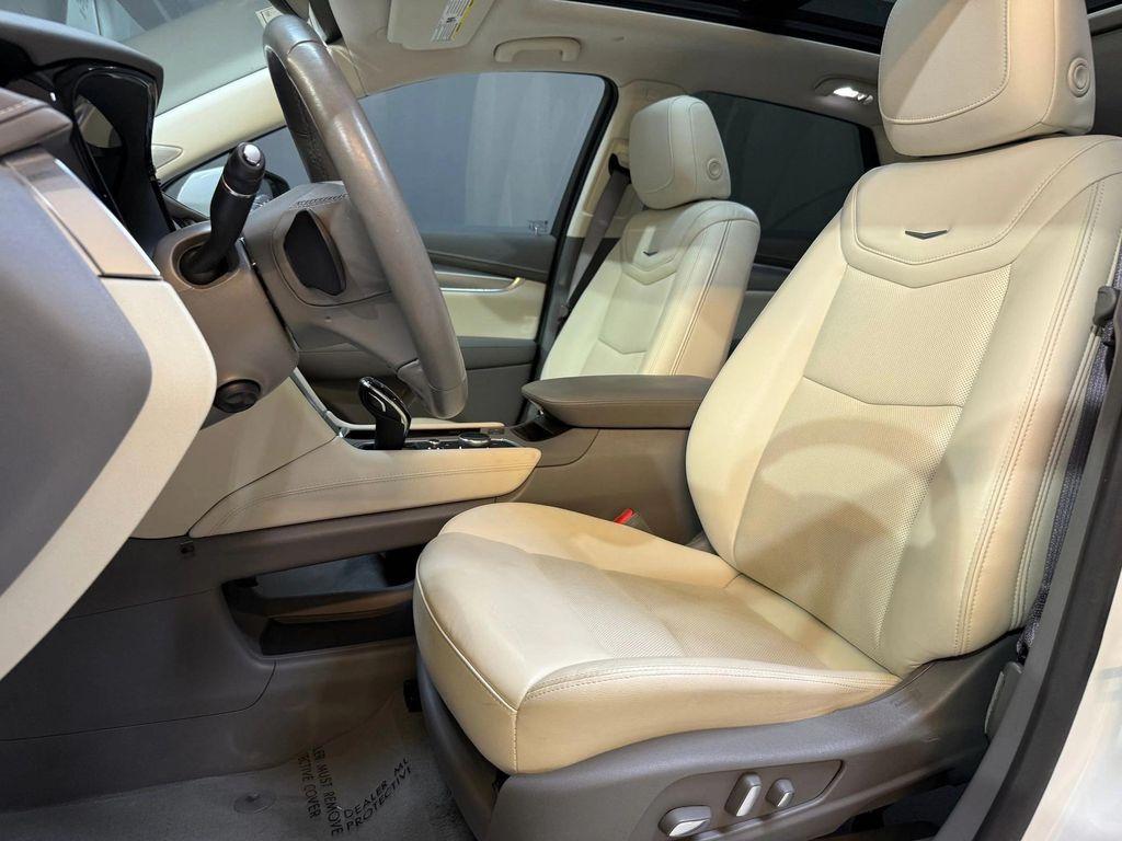 used 2023 Cadillac XT5 car, priced at $29,999