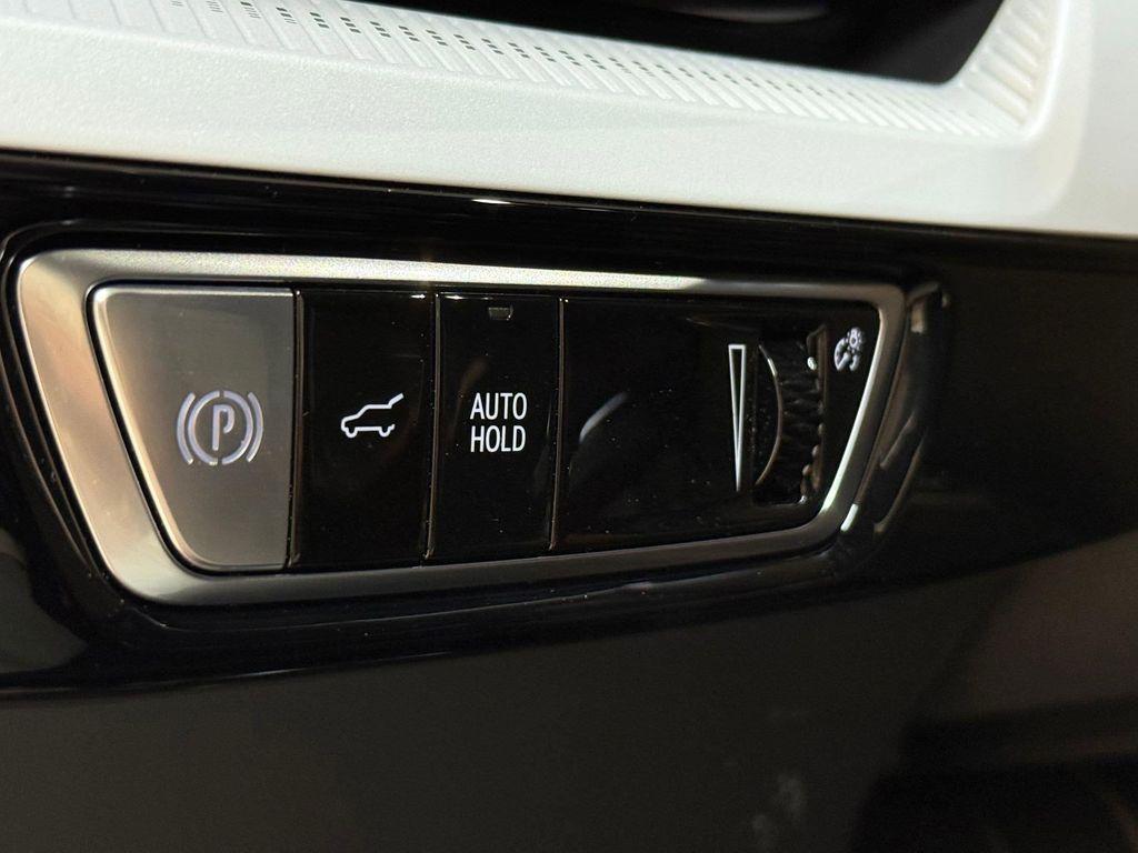 new 2025 Cadillac OPTIQ car, priced at $56,905