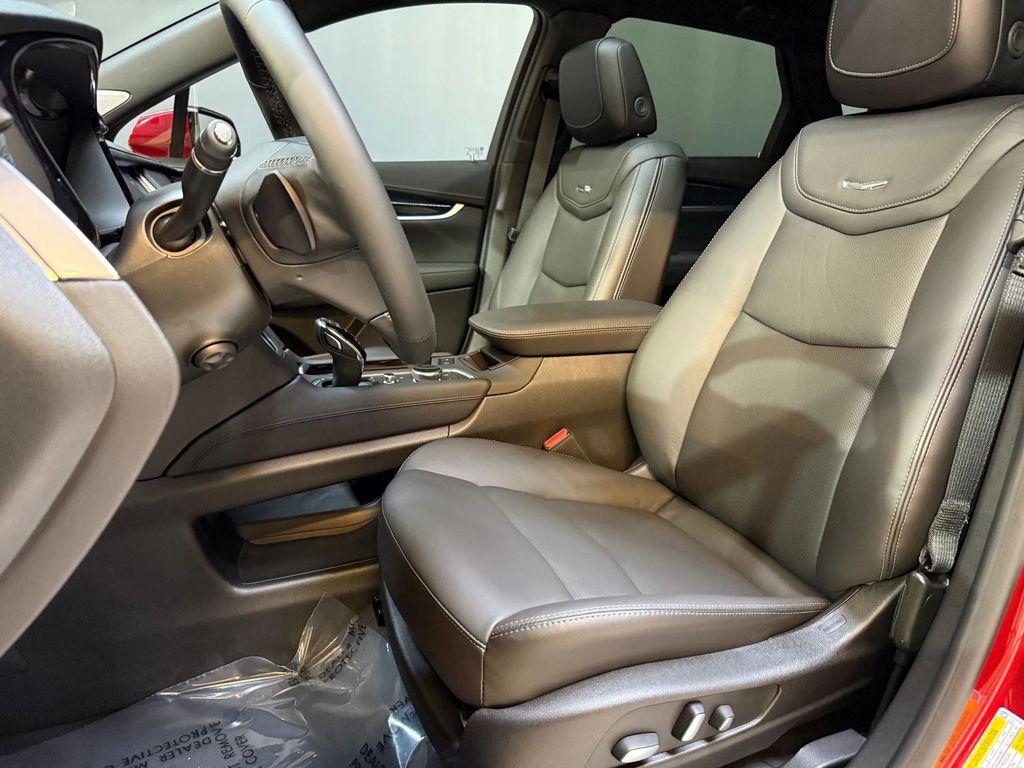 new 2025 Cadillac XT5 car, priced at $53,315