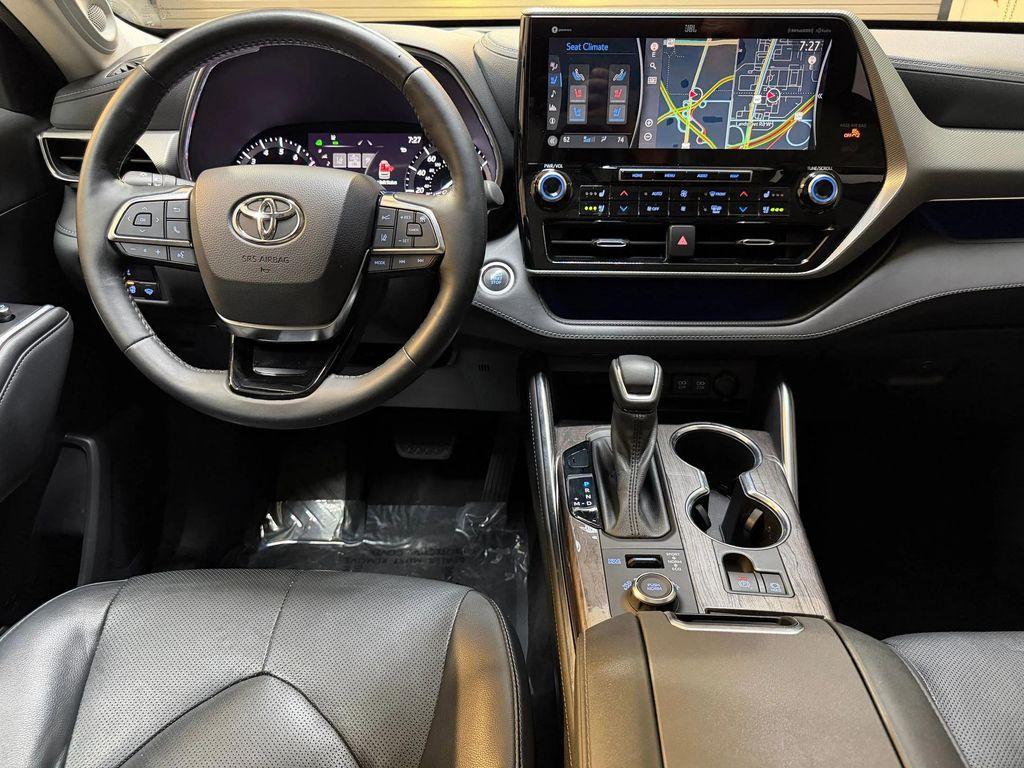 used 2021 Toyota Highlander car, priced at $33,998