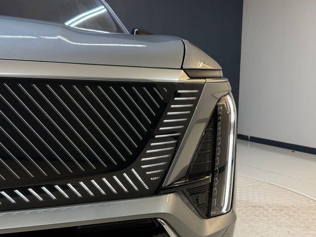 new 2026 Cadillac VISTIQ car, priced at $79,590
