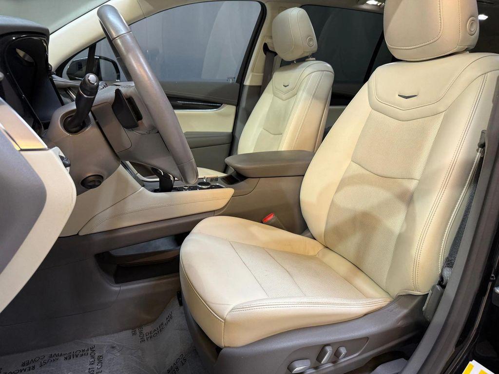 used 2022 Cadillac XT6 car, priced at $21,996