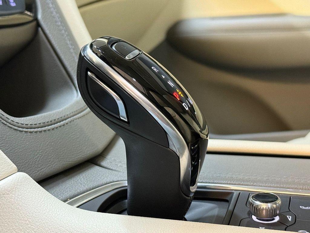 used 2022 Cadillac XT6 car, priced at $21,996