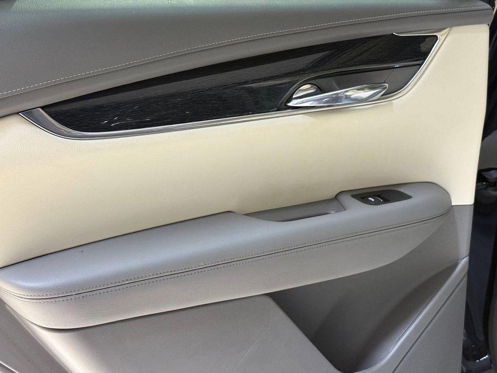 used 2022 Cadillac XT6 car, priced at $21,996