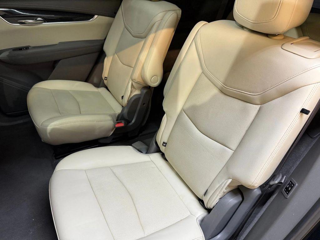 used 2022 Cadillac XT6 car, priced at $21,996