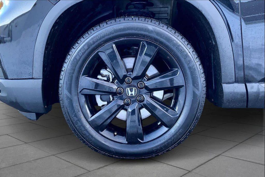 used 2025 Honda Pilot car, priced at $44,995