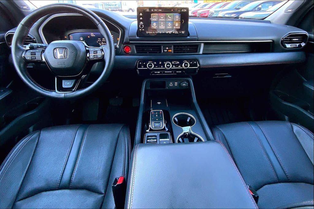 used 2025 Honda Pilot car, priced at $44,995