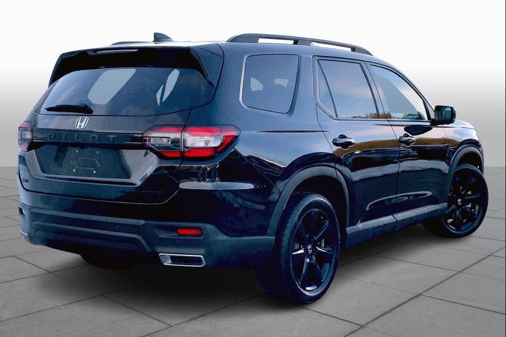 used 2025 Honda Pilot car, priced at $44,995