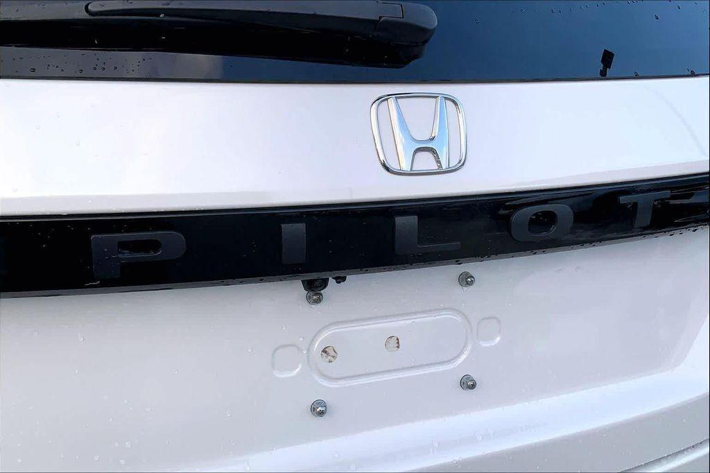 used 2023 Honda Pilot car, priced at $35,730