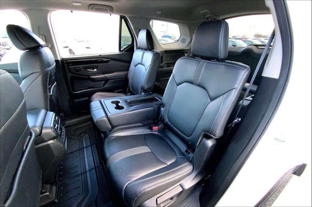 used 2023 Honda Pilot car, priced at $35,730