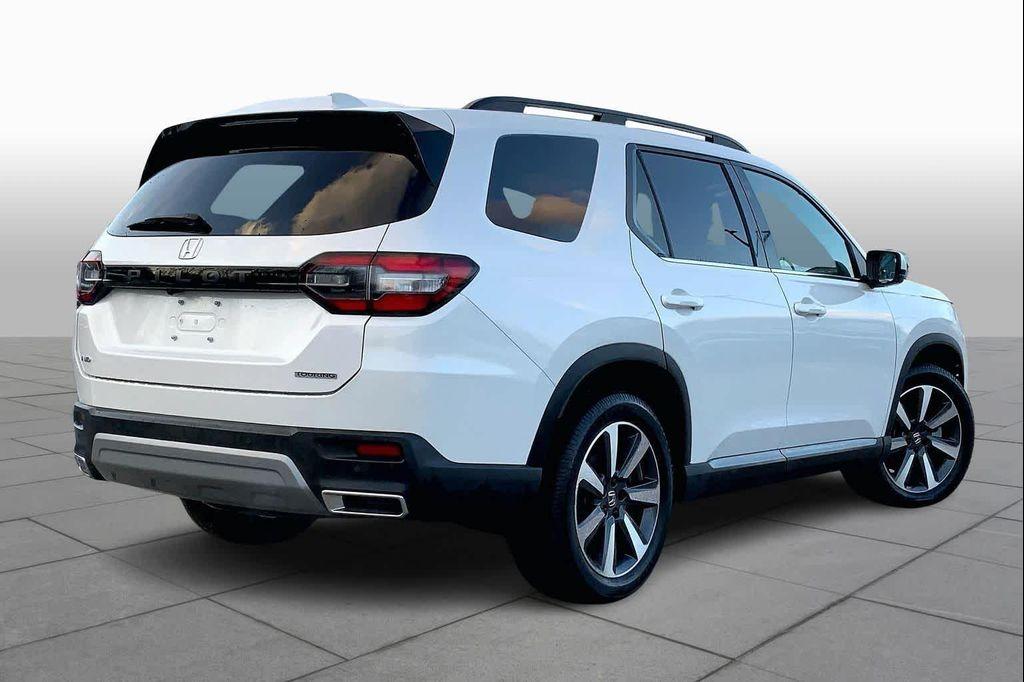 used 2023 Honda Pilot car, priced at $35,730