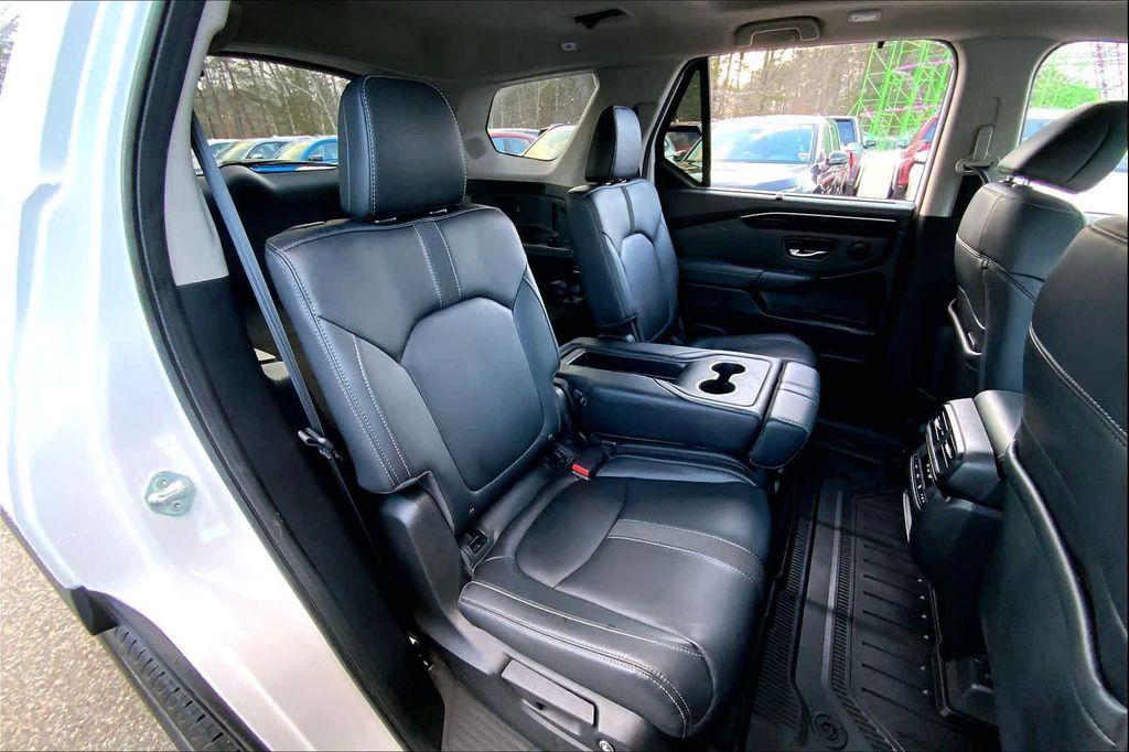 used 2023 Honda Pilot car, priced at $35,730