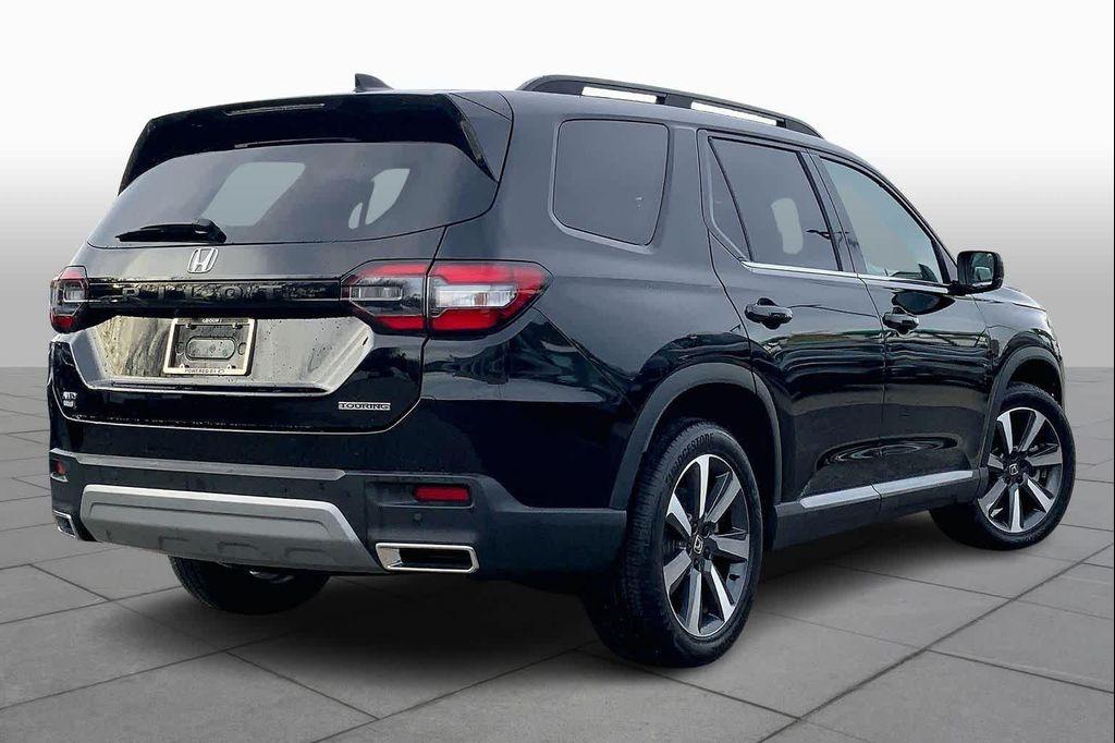 used 2023 Honda Pilot car, priced at $39,476
