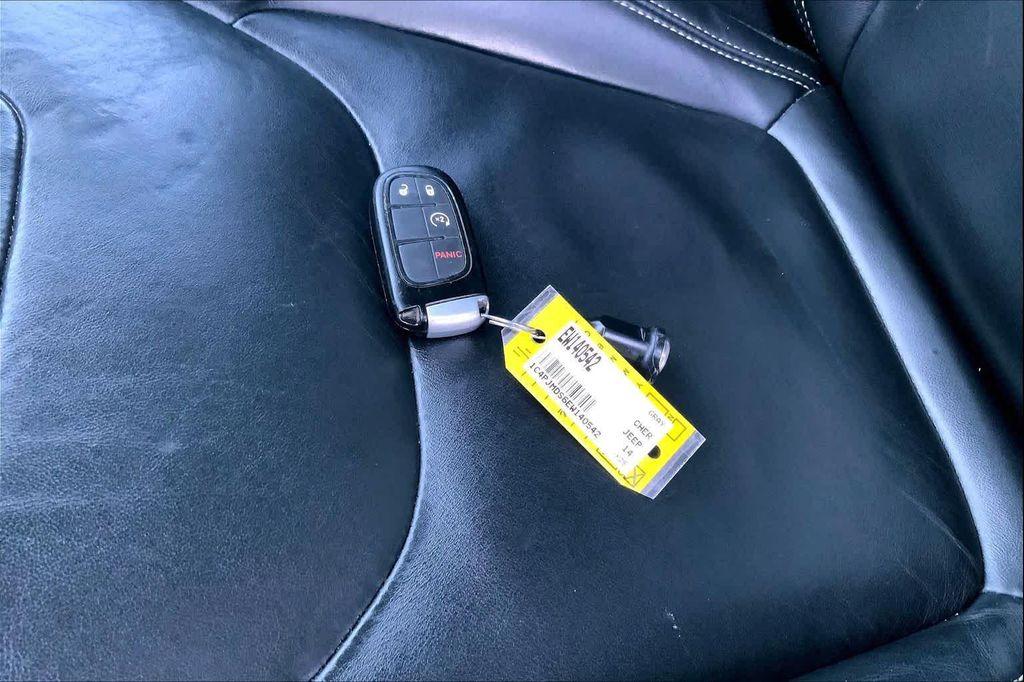 used 2014 Jeep Cherokee car, priced at $11,333