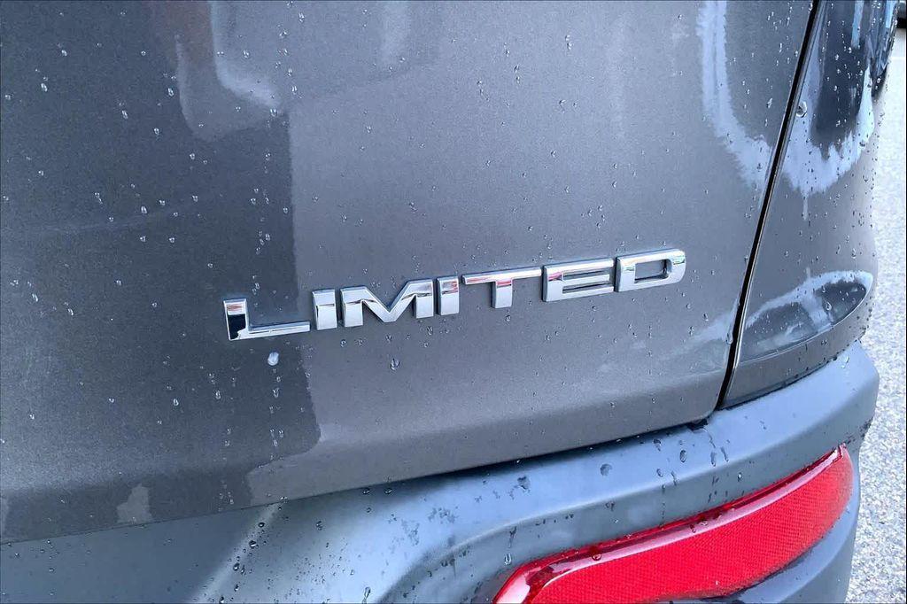 used 2014 Jeep Cherokee car, priced at $11,333