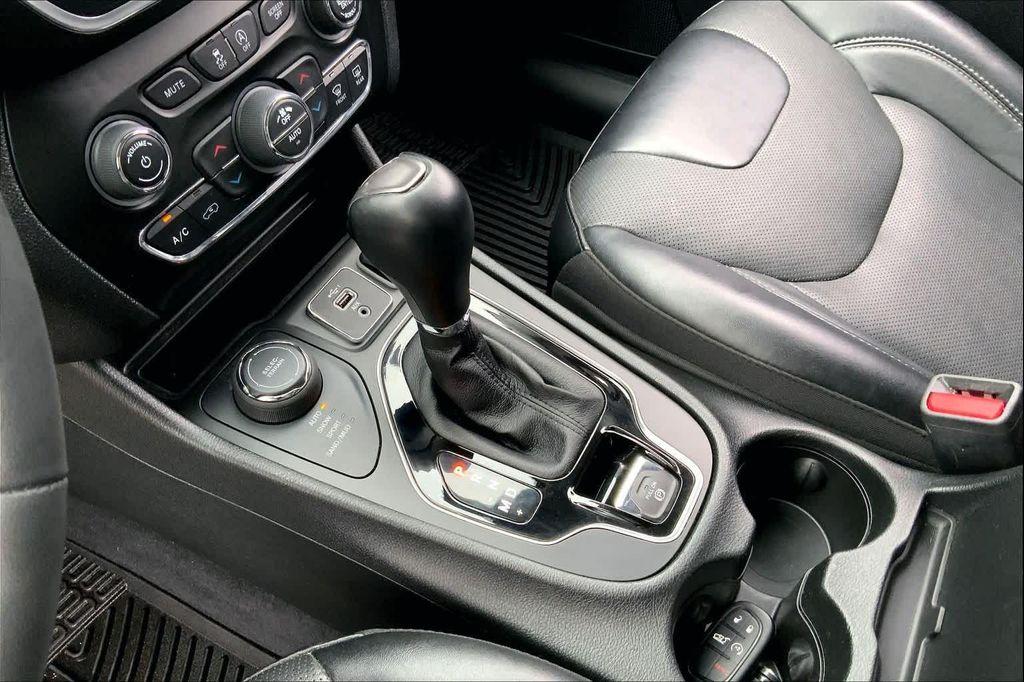 used 2023 Jeep Cherokee car, priced at $24,189