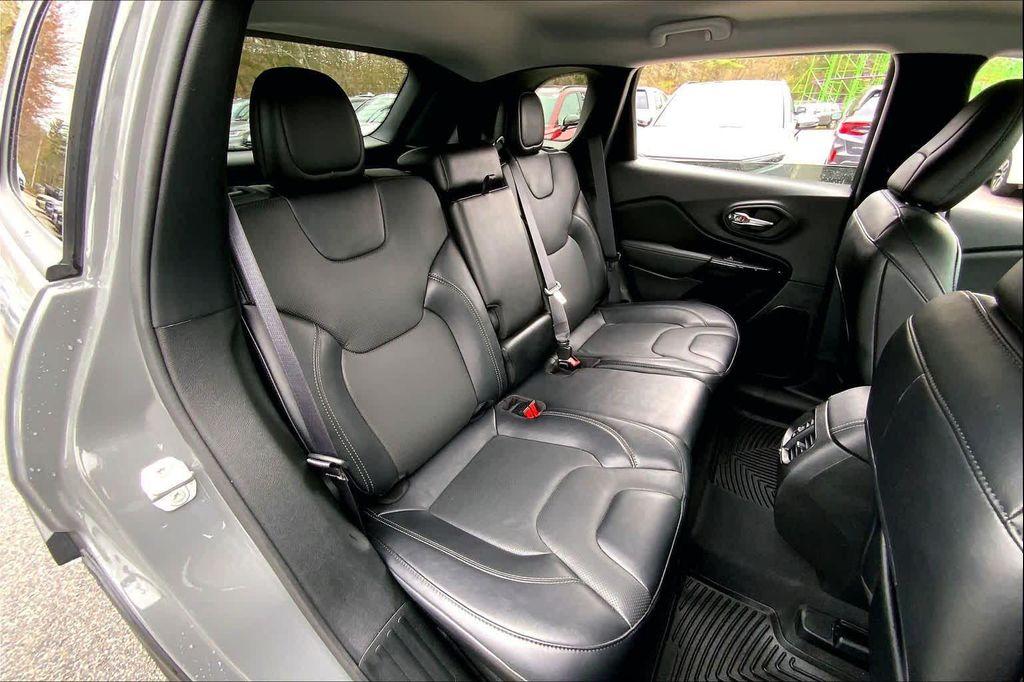 used 2023 Jeep Cherokee car, priced at $24,189