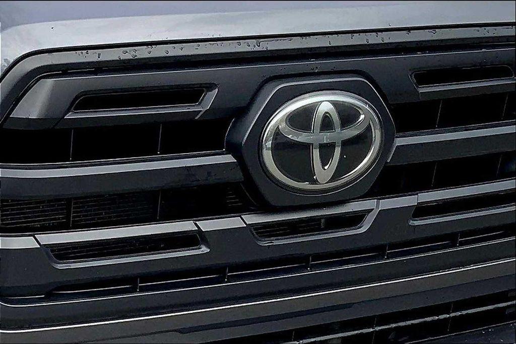 2018 Magnetic Gray Metallic Toyota Tacoma