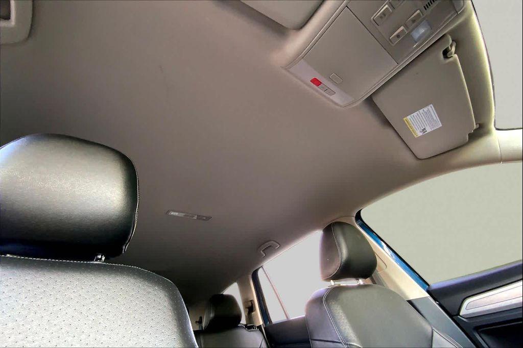 used 2018 Volkswagen Atlas car, priced at $15,089