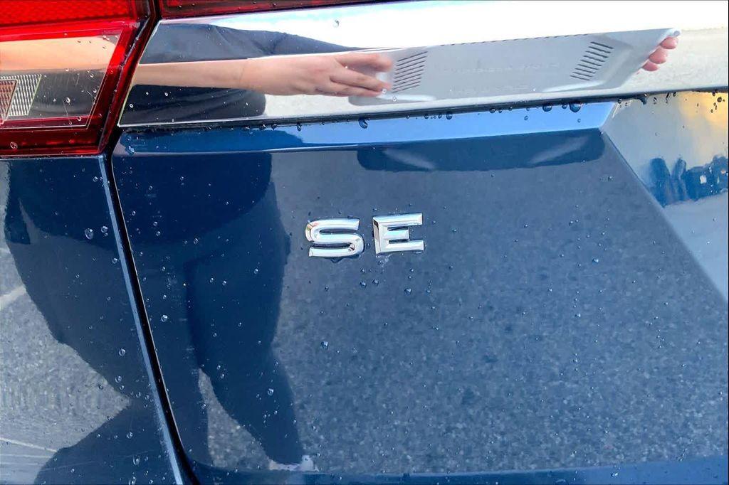 used 2018 Volkswagen Atlas car, priced at $15,089