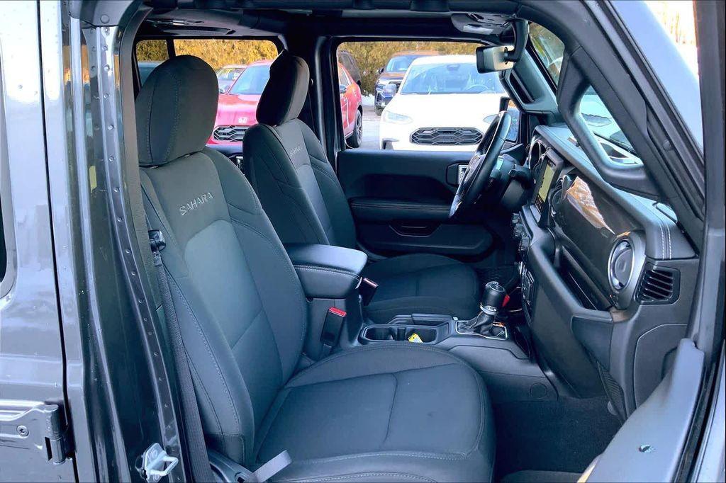 used 2022 Jeep Wrangler Unlimited car, priced at $29,131