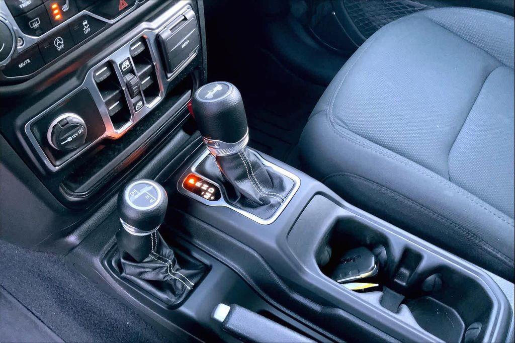 used 2022 Jeep Wrangler Unlimited car, priced at $29,131