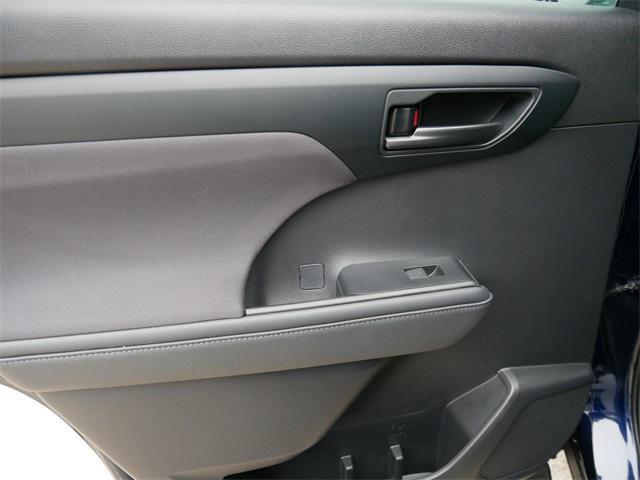 used 2020 Toyota Highlander car, priced at $26,997