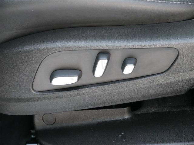 used 2022 Cadillac XT5 car, priced at $33,997