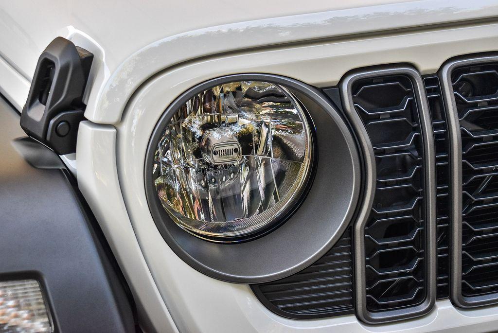 new 2026 Jeep Wrangler car, priced at $41,270