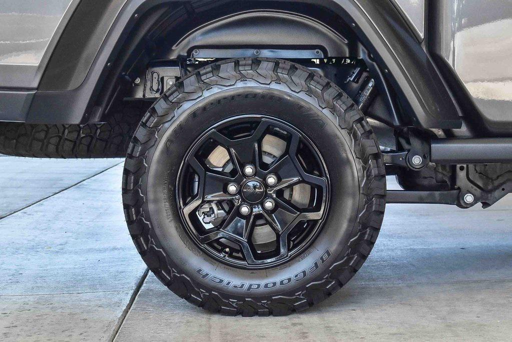 used 2022 Jeep Gladiator car, priced at $30,995