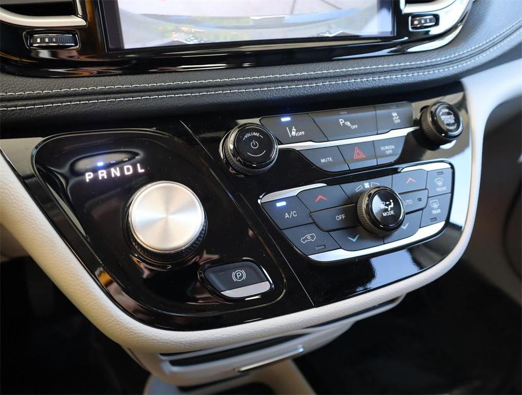 used 2023 Chrysler Pacifica Hybrid car, priced at $38,995