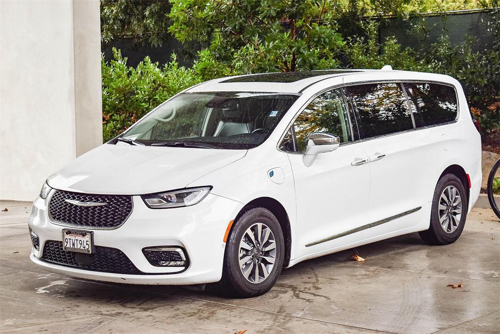 used 2022 Chrysler Pacifica Hybrid car, priced at $21,500