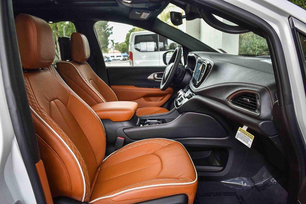 new 2026 Chrysler Pacifica car, priced at $54,649