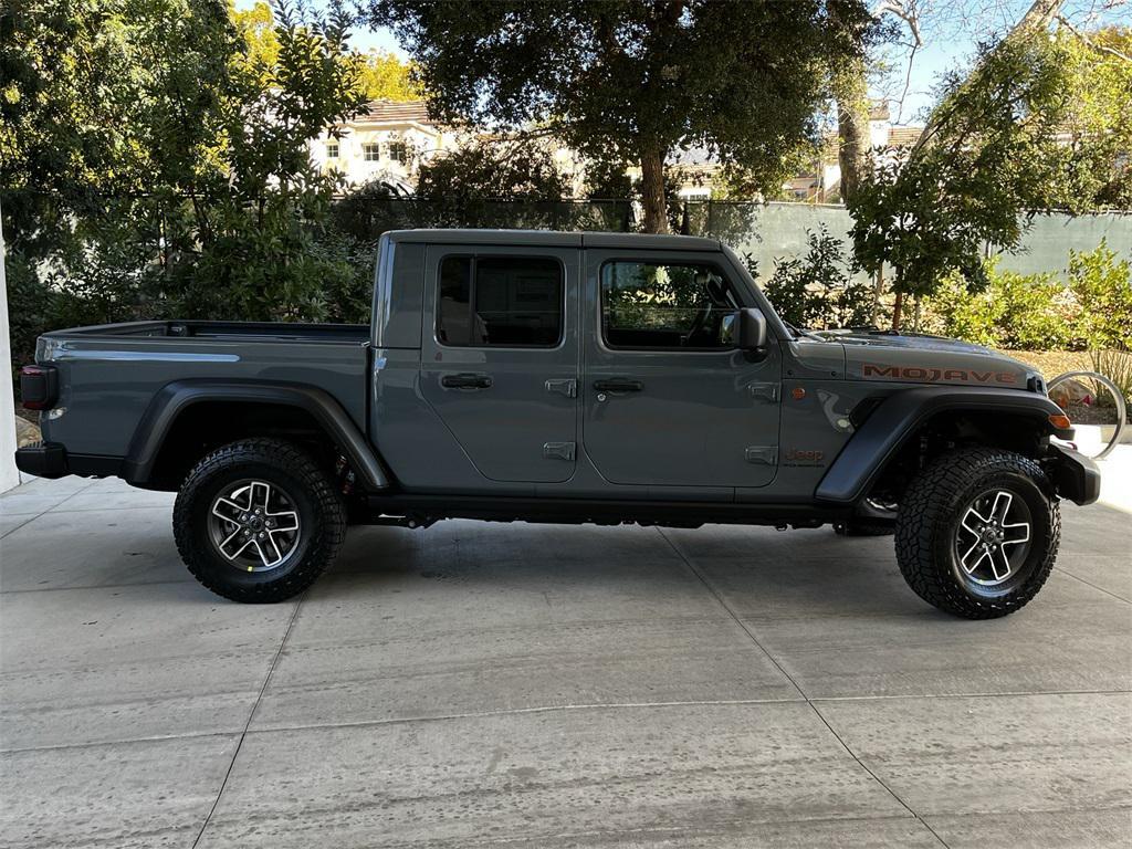 new 2025 Jeep Gladiator car, priced at $46,150