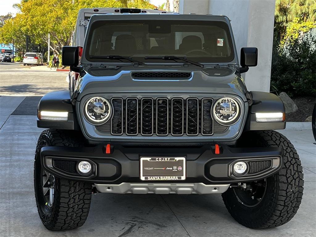 new 2025 Jeep Gladiator car, priced at $46,150