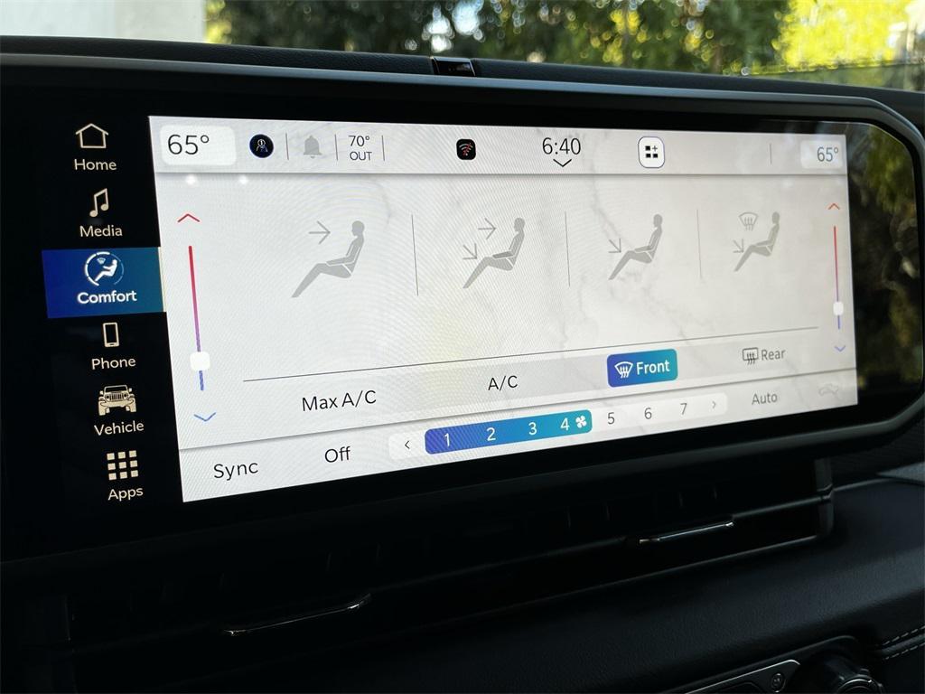 new 2025 Jeep Gladiator car, priced at $46,150