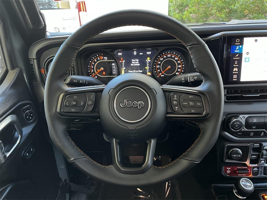 new 2025 Jeep Gladiator car, priced at $46,150