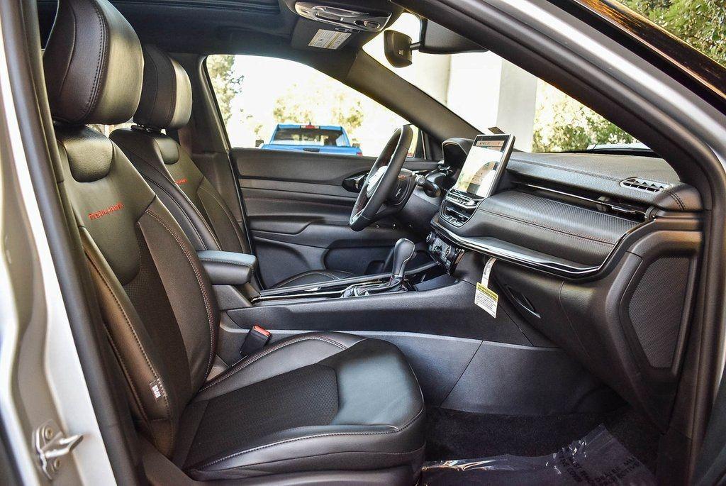 new 2026 Jeep Compass car, priced at $41,275