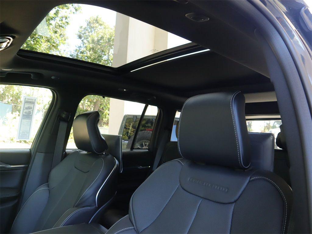 new 2023 Jeep Grand Cherokee car, priced at $54,995