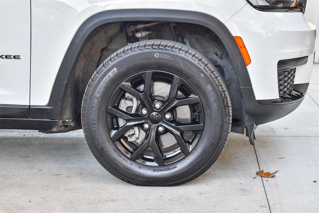 used 2024 Jeep Grand Cherokee L car, priced at $29,995