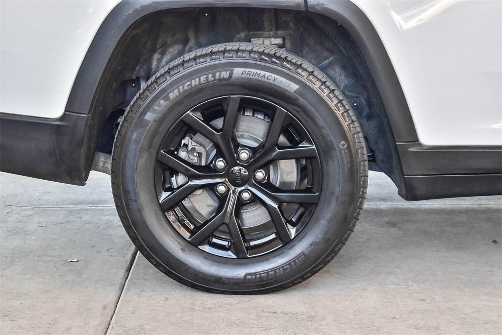 used 2024 Jeep Grand Cherokee L car, priced at $29,995