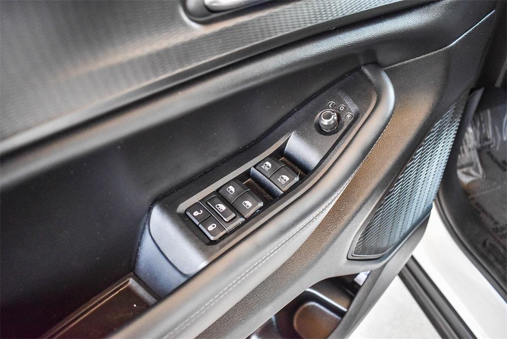 used 2024 Jeep Grand Cherokee L car, priced at $29,995