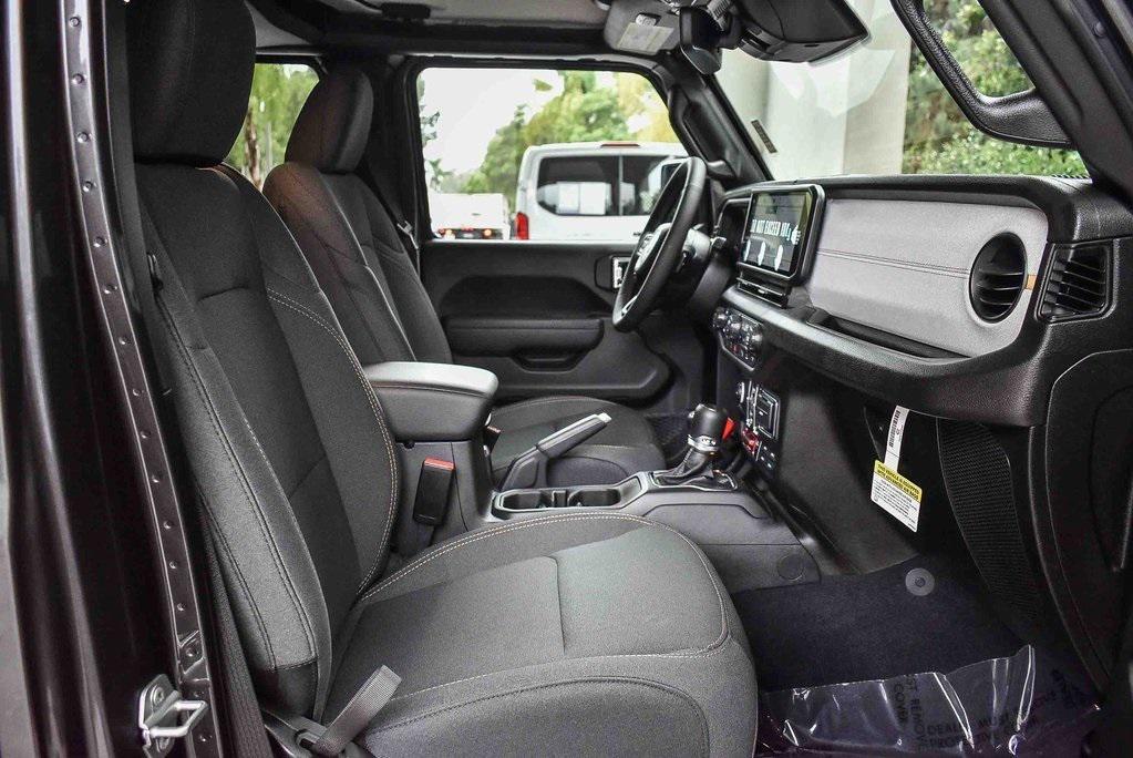 new 2026 Jeep Gladiator car, priced at $54,525