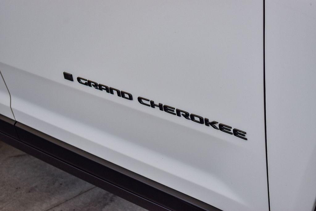 new 2026 Jeep Grand Cherokee car, priced at $45,150