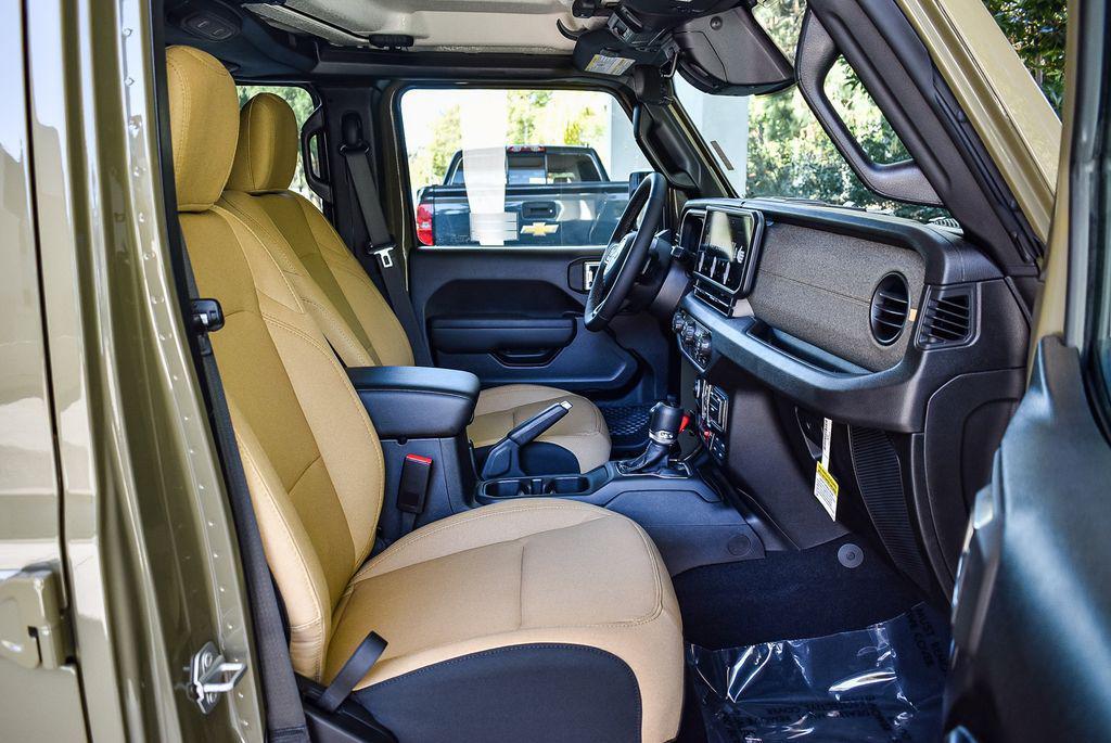 new 2026 Jeep Gladiator car, priced at $51,695